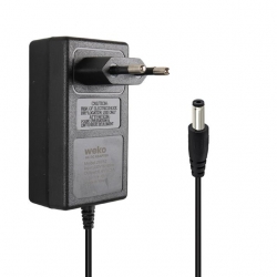 Weko 8.4 Volt - 2 Amper 5.5X2.5Mm Uçlu Priz Tip Kırmızı Yeşil Ledli Yerli Üretim Akü Şarj Adaptörü